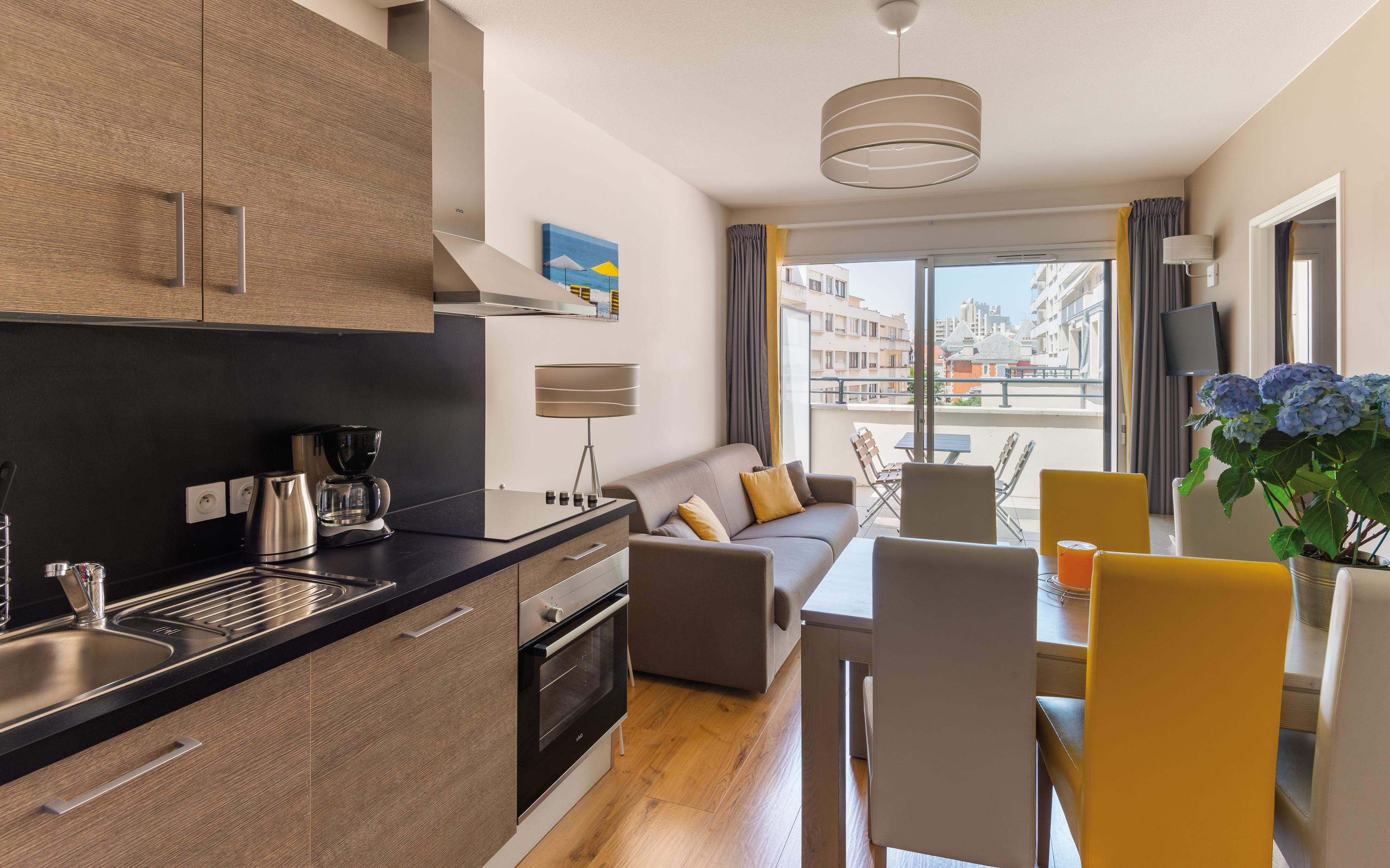 Lagrange Vacances Les Patios Eugenie Биарриц Экстерьер фото